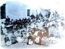 00_GrupoMujeresFcaAlpargatasyBotascosidasamano_Nvld1910_ArchivoCIEN