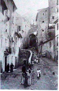 00_PortalSanRoc_CasesPenjades_Alcoi