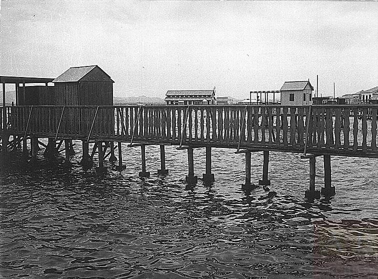 Playa Postiguet_sin fecha_Balnearios_SiN Autor_PARES