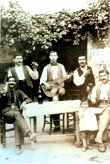 00_GrupEspardenyersenVaga_Anys10_ArxiuCIEN