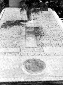 00_FosaComunCementerioDenia