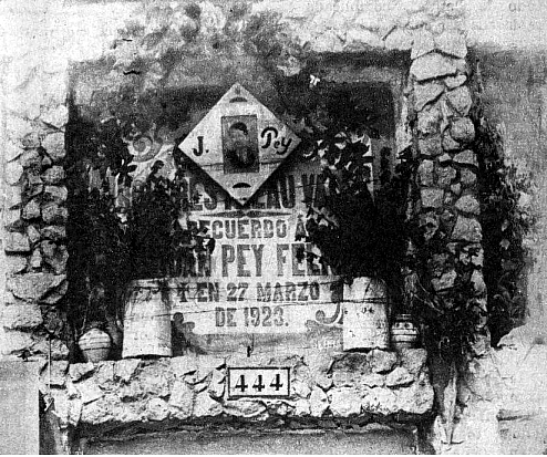 Tumba cementerio civil Montjuic_1931_Pey Ordeix-La Calle 25-09-1931